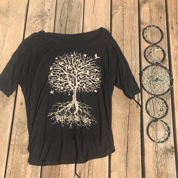 PacSun Tops - 🌻 5/$15 🌻 Lira “Deep Seeded Roots” Dolman Tee